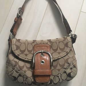 Coach Shoulder In Signature purse
